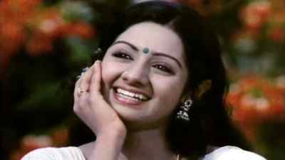 Sirimalle Puvva Song Lyrics From Padaharella Vayasu Movie In Telugu